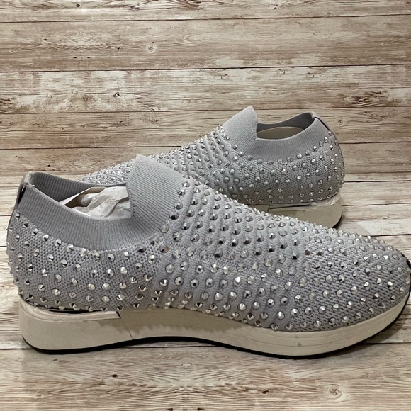 Kenneth Cole Reaction Silver Jewel Studded Slip-On Sneakers Size 8.5W NWT - Picture 14 of 16